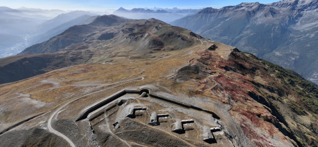 Fort du Gran Serin avec vue sur les Batteries Mouttas et Gran Costa