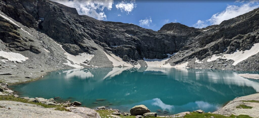 Lac glaciaire d'Ambrin