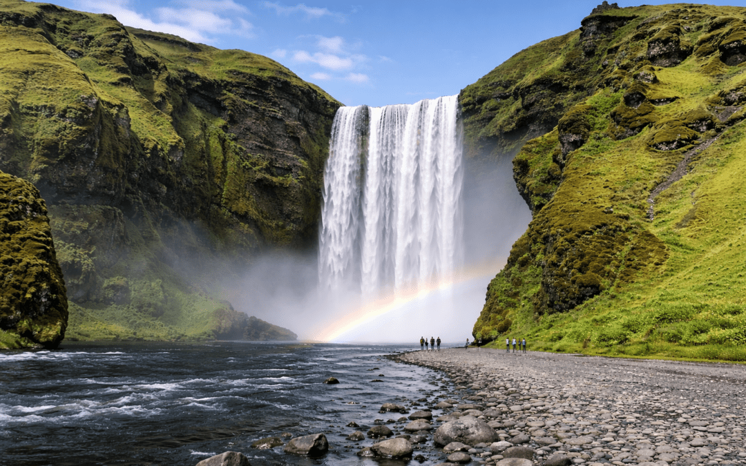 Tour en Islande – Entre Feu et Glace / inclus le Fimmvörðuháls et le Landmannalaugar